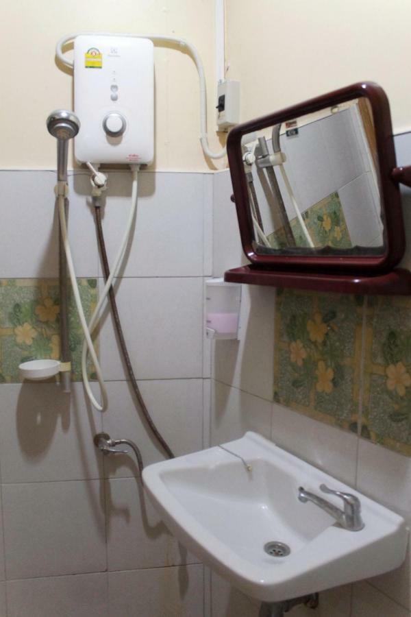 Ban Khun Rin Homestay Amphawa Exterior photo