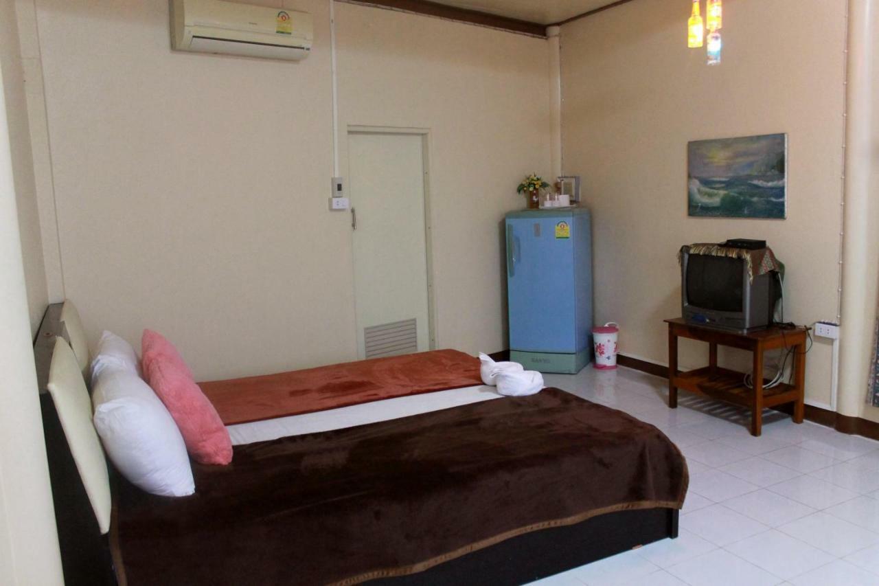 Ban Khun Rin Homestay Amphawa Exterior photo